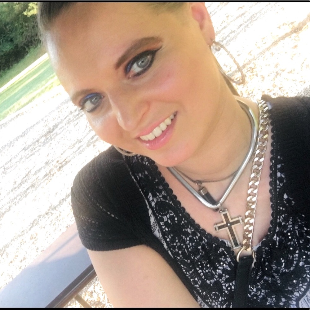 Meet your Posher, Dana - Picture 7 of 16